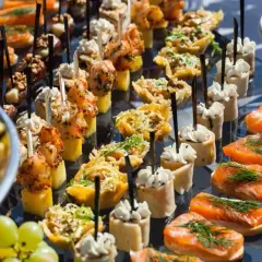 Co to jest catering? Kompletny przewodnik po usługach i typach