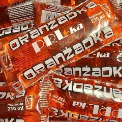 Napój w woreczku PRL: Jak smakował symbol dzieciństwa?