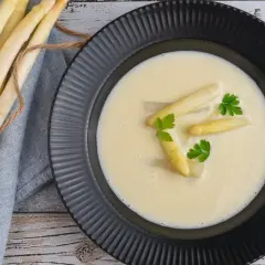 Aksamitna zupa krem ze szparagów: przepis bez błędów!
