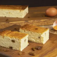 Sernik: Koszt 45-80 zł (dom) vs. 90-180 zł (cukiernia)? Wybierz mądrze!