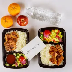 Jak wybrać catering dietetyczny? 7 kryteriów i 4 błędy