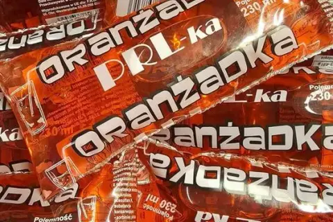 Napój w woreczku PRL: Jak smakował symbol dzieciństwa?