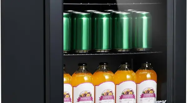 Cicha i wydajna mini lodówka na napoje do pokoju? Wybierz!