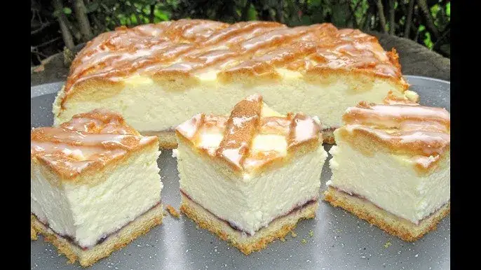seromakowiec z kratką na wierzchu