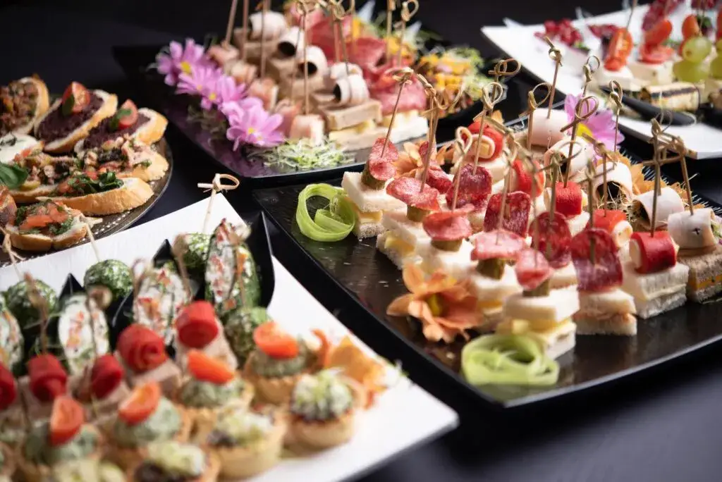 pomysły na menu na 18 urodziny finger food