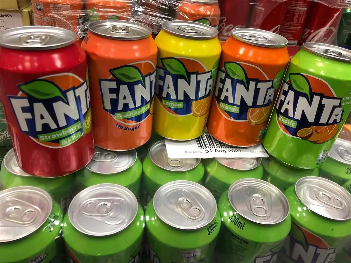 różne smaki Fanta zielona butelka