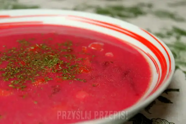 Zupa buraczkowa: sekret babci na rubinowy kolor i głęboki smak